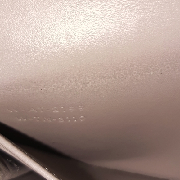 Celine Large Flap Wallet in Grained Calfskin EUC - Picture 14 of 15